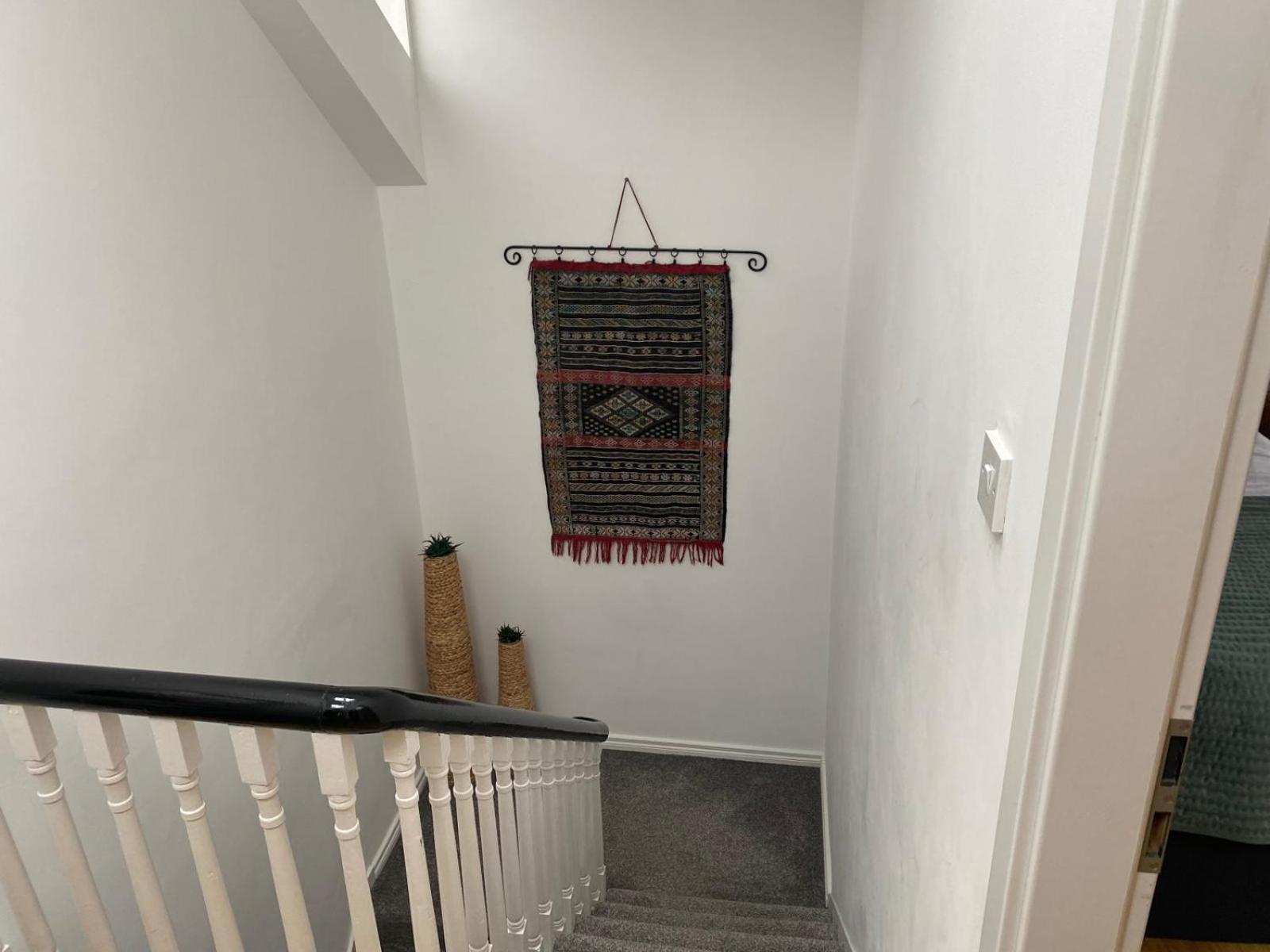 True Colours Apartment In Central Location Bangor  Exteriör bild
